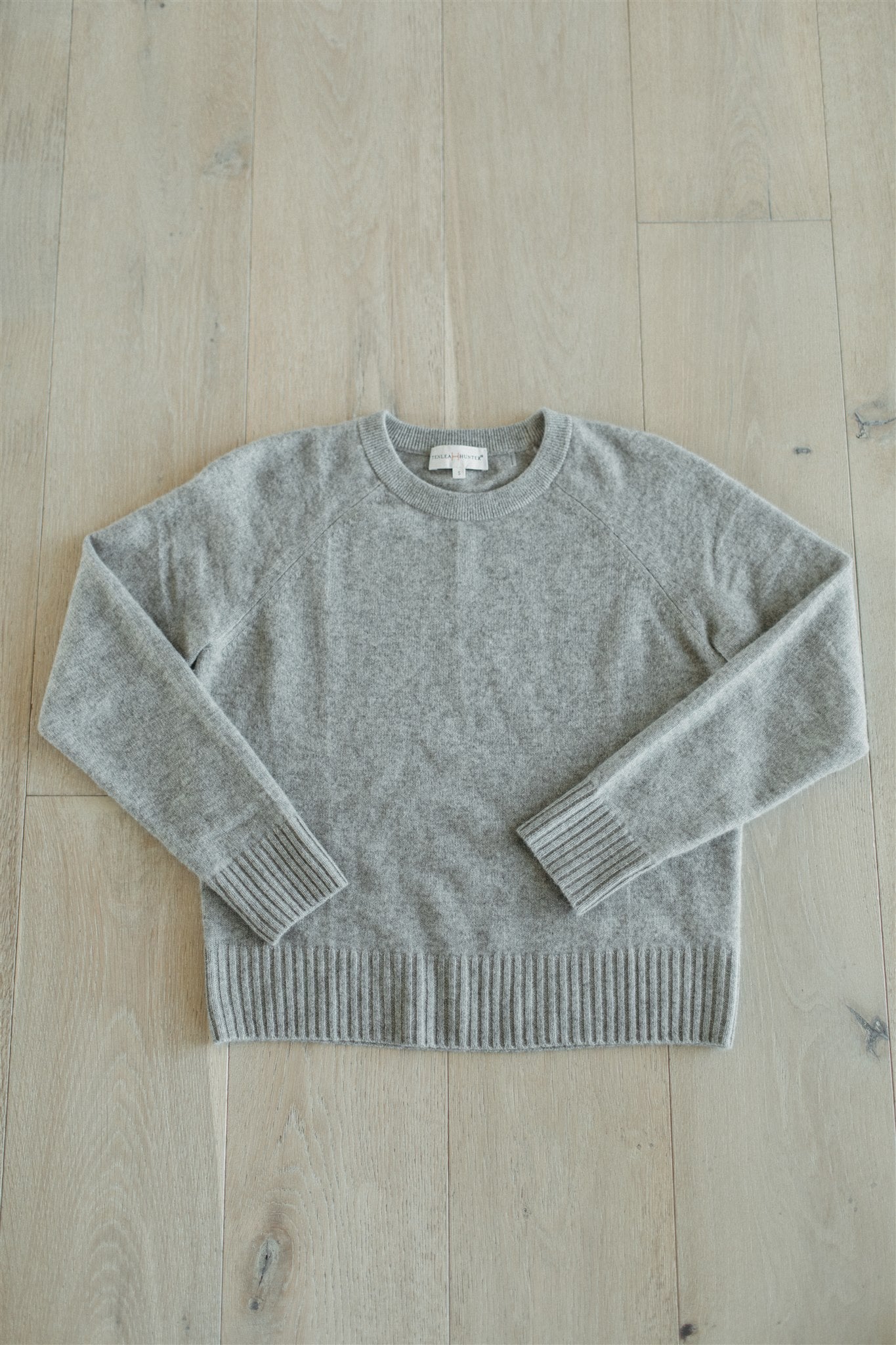 Cashmere Crewneck Sweatshirt in Grey Heather
