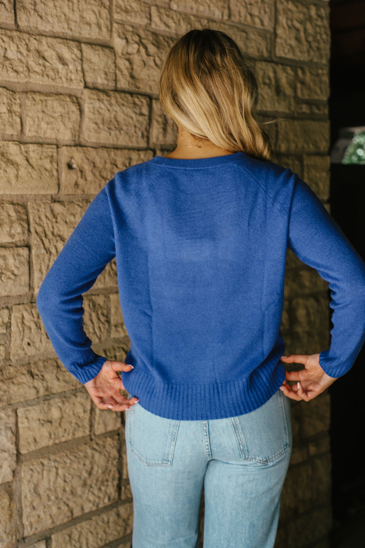 Tenlea Hunter - Cashmere Crewneck Sweatshirt in Admiral Blue